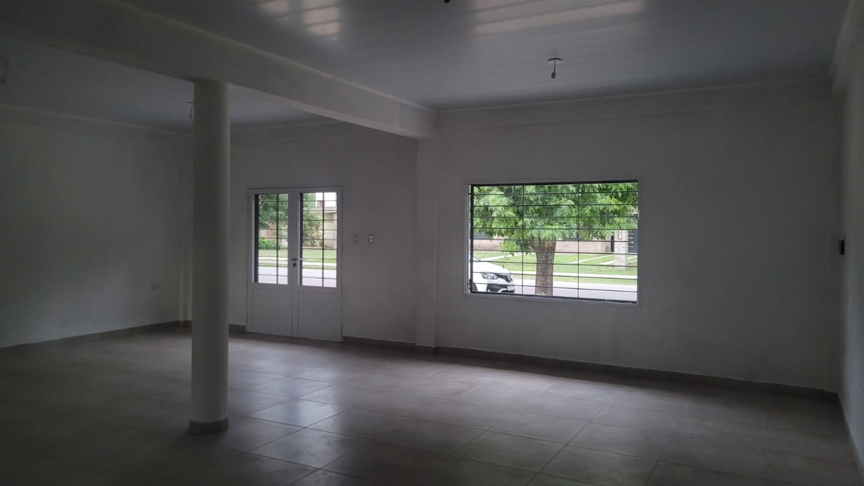 ALQUILER SALON ALDEA BRASILERA SOBRE AVDA. NICOLAS AVELLANEDA