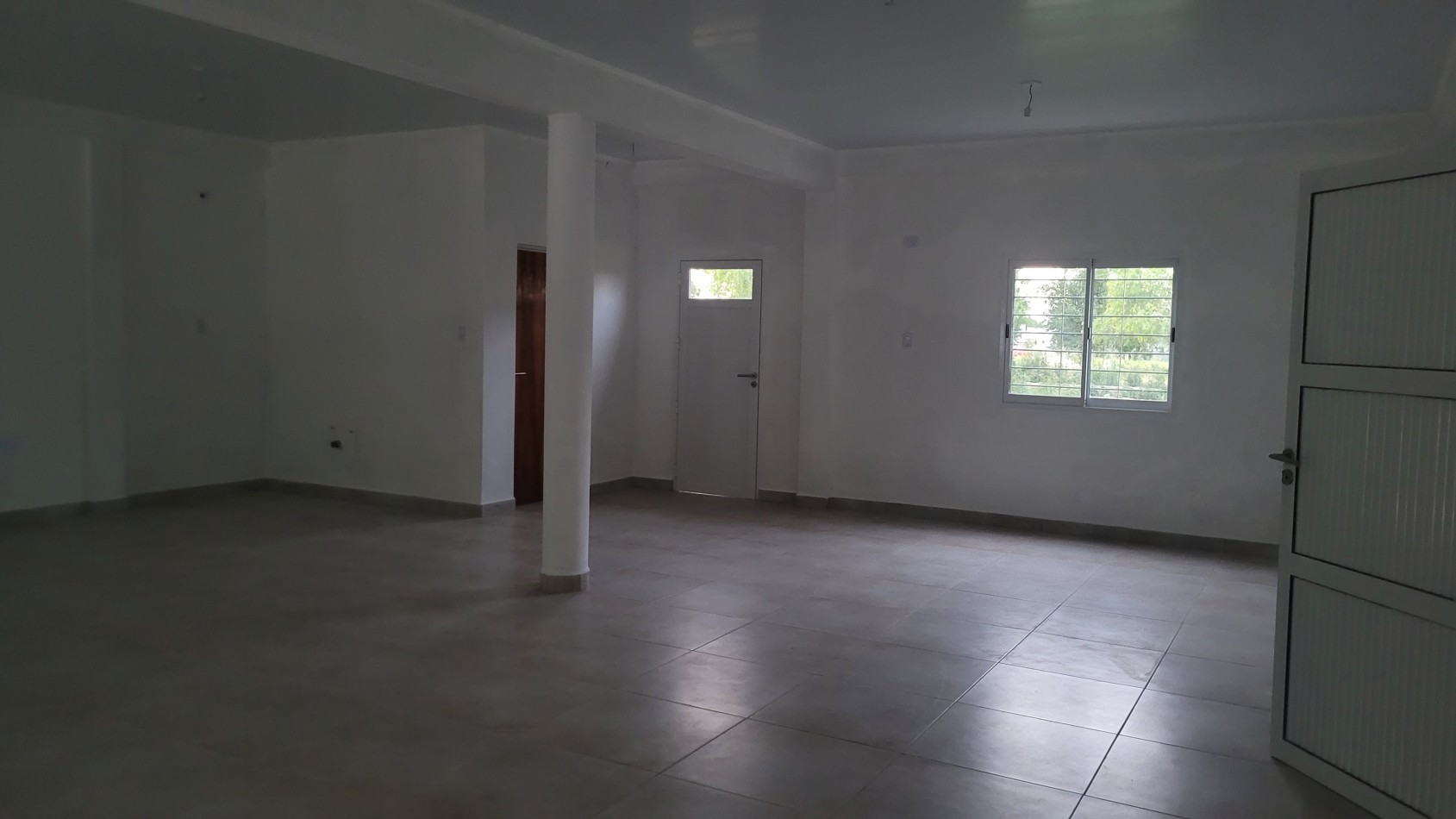 ALQUILER SALON ALDEA BRASILERA SOBRE AVDA. NICOLAS AVELLANEDA